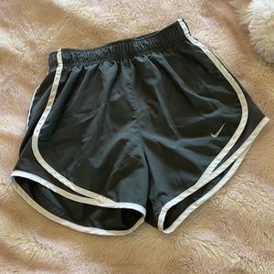 Nike women’s dry tempo shorts